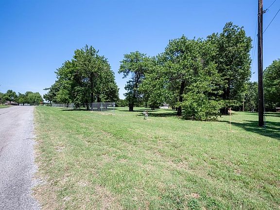 3rd image of 6720 Whispering Oak Dr #1