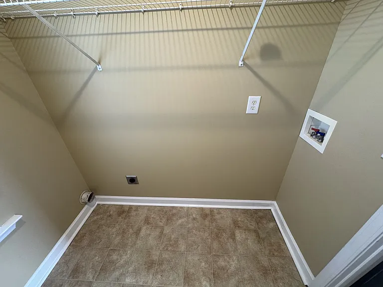 915 Tapoco Ct — Photo 5
