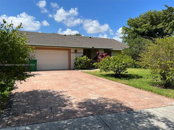 9820 Forest Dr, Miramar, FL 33025