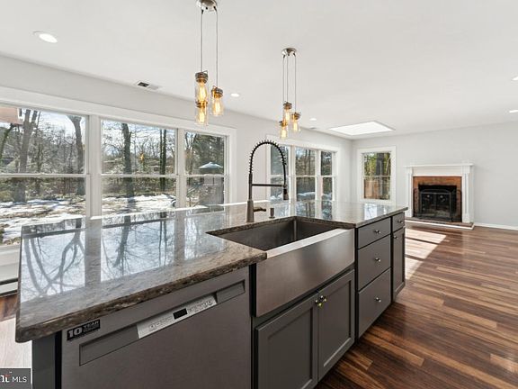 5th image of 29311 Woodridge Dr