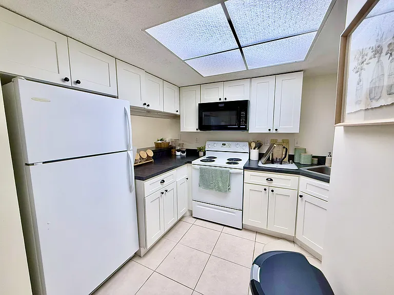 1649 Sunny Brook Ln NE #B108 — Photo 10