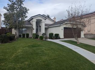 10304 Crandon Park Dr, Bakersfield, CA 93312