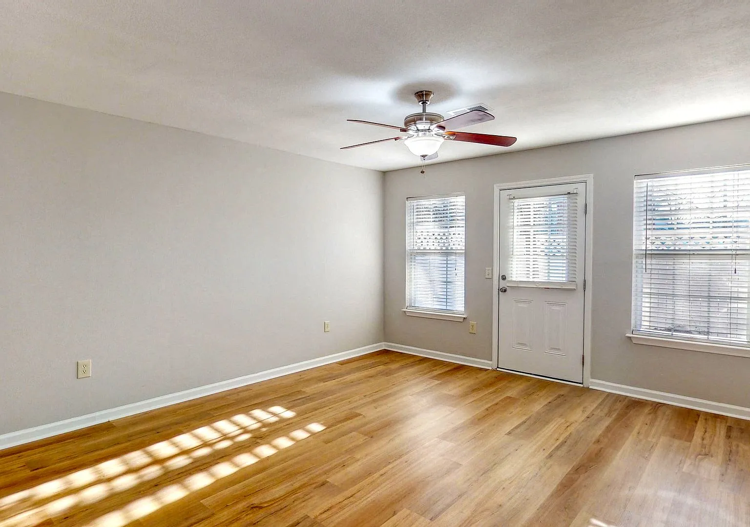 Townhome in Effingham — Photo 3