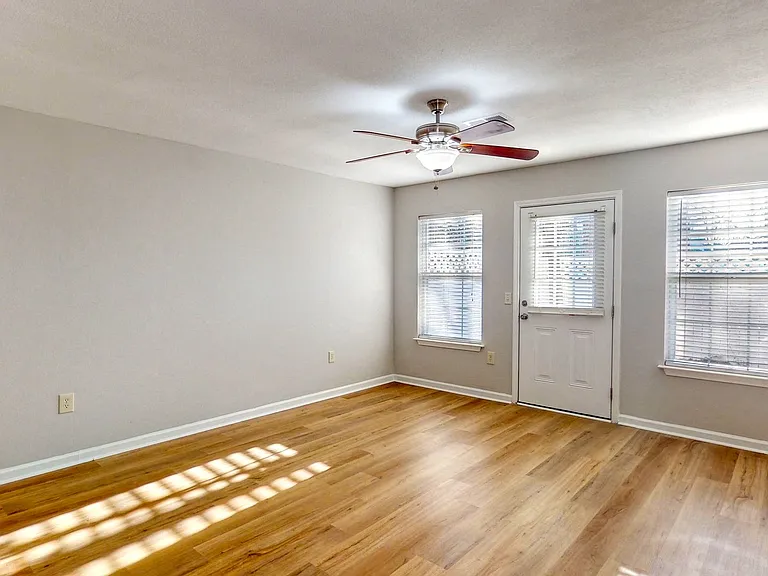 5028 Winfield Dr — Photo 3