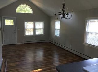 8 Algonquin St, Lanesborough, MA 01237