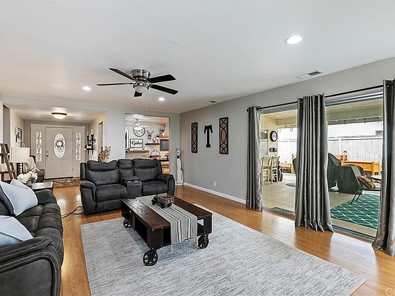 5th image of 26994 Pinckney Way
