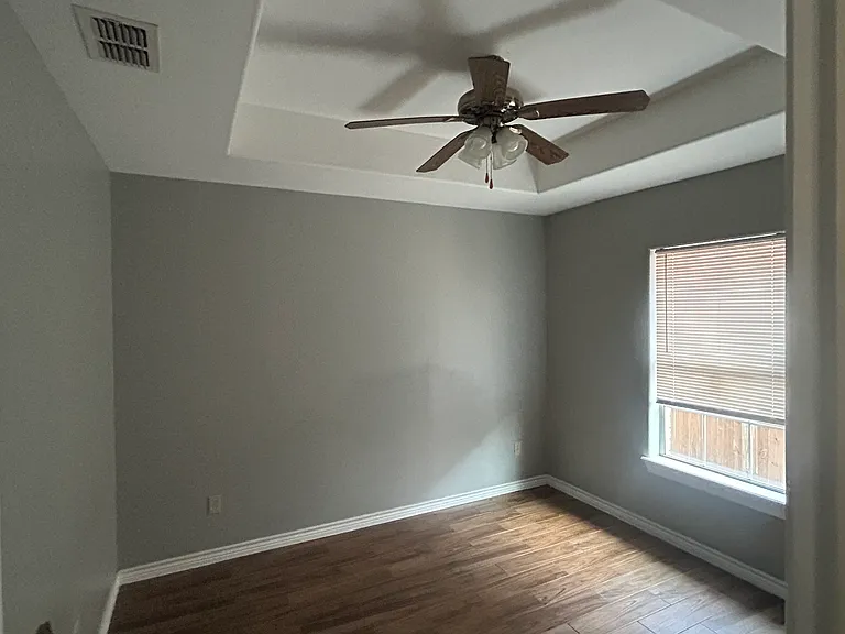 4033 Diego Ln — Photo 16