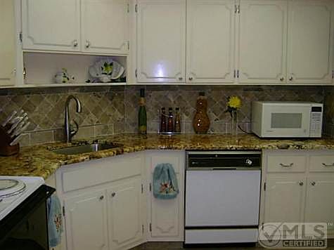 3rd image of 86 Macfarlane Dr #9B