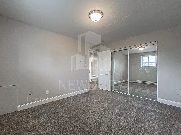 Poplar Apartments — Photo 53