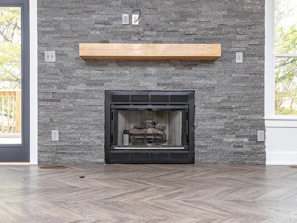 1st image of 4521 Clubhouse Dr
