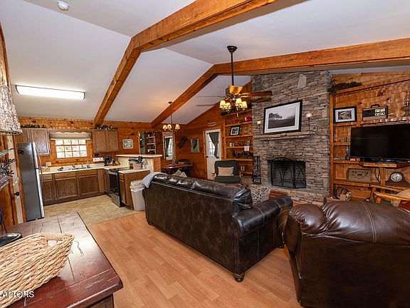 2nd image of 407 Kurts Corner Rd