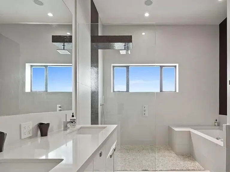 800 N Harper Ave — Photo 9