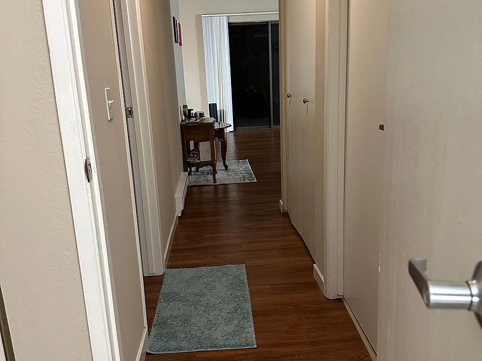 2nd image of 14401 NE 43rd Pl