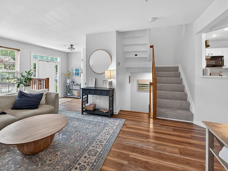 149 Quiet Waters Pl — Photo 4