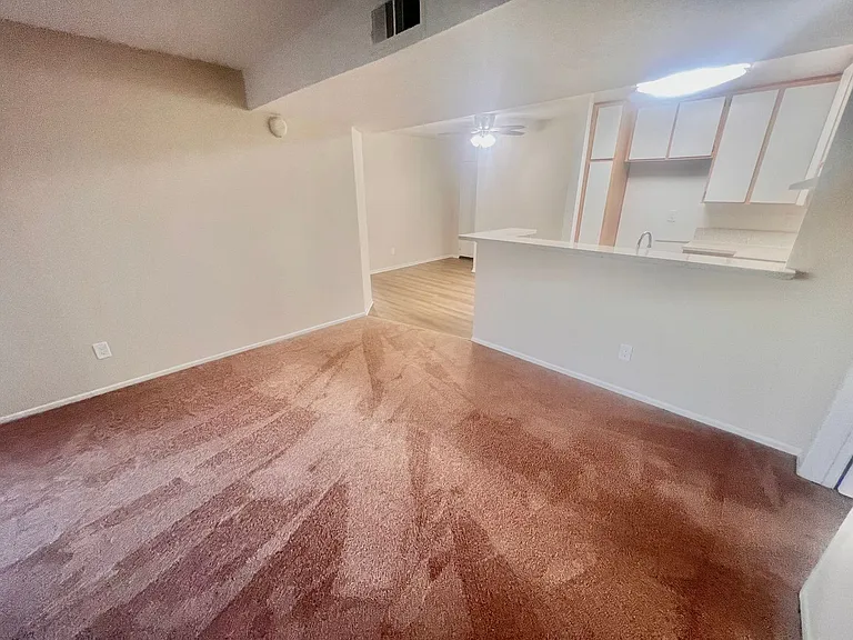 Lassen Apartments — Photo 12