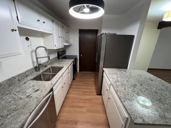 W169N11592 Biscayne Dr #7, Germantown, WI 53022