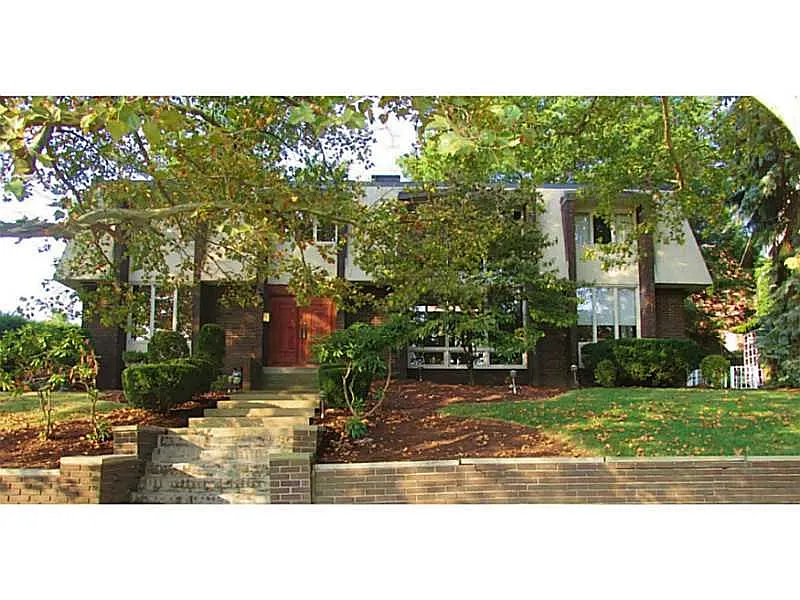 425 W Berkeley St photo 1