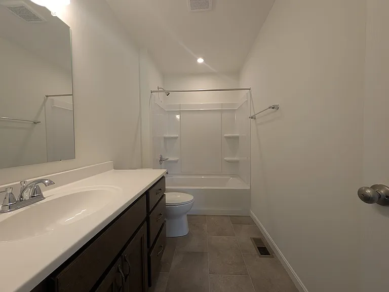 8161 Sycamore Hollow Dr — Photo 20