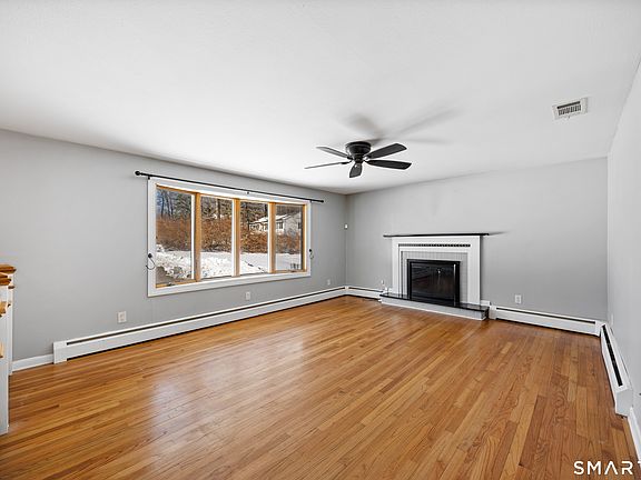 4th image of 201 Tunxis Road