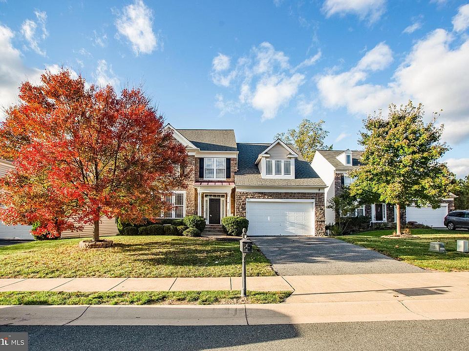 1st image of 19 Aster Ln