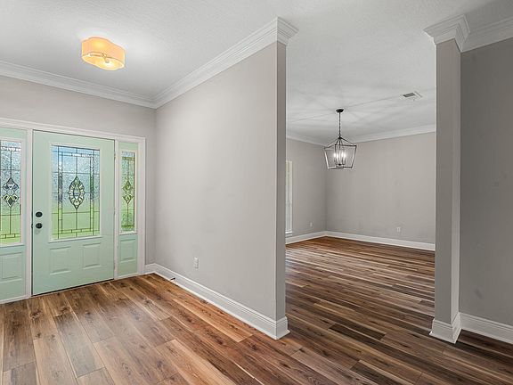 3rd image of 72 Wind Ridge Ln