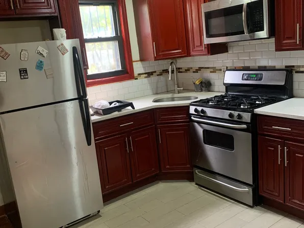 626 Pine St #1, Brooklyn, NY 11208