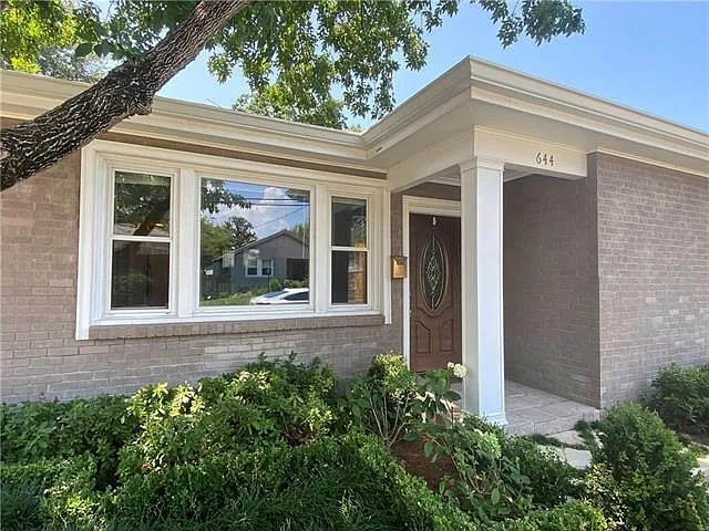 644 Oaklawn Dr — Photo 3