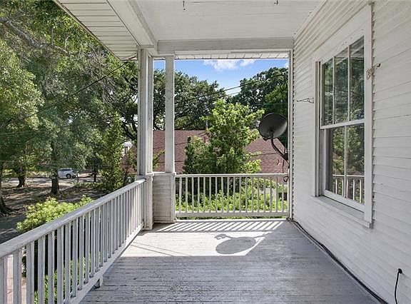 2nd image of 2512 Adams St