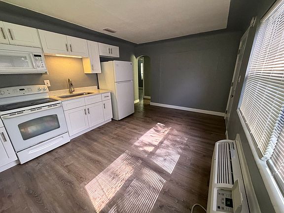 2nd image of 1215 Melrose Ave S #1