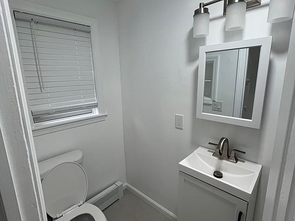 4th image of 11-13 Aubrey St #13A