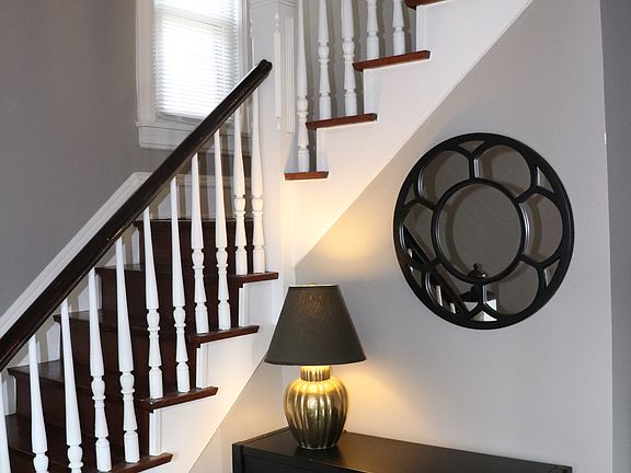 Front entryway/staircase