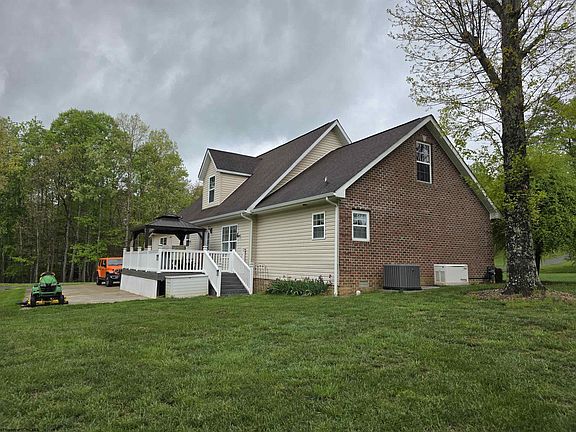 4th image of 264 Riverdale Dr