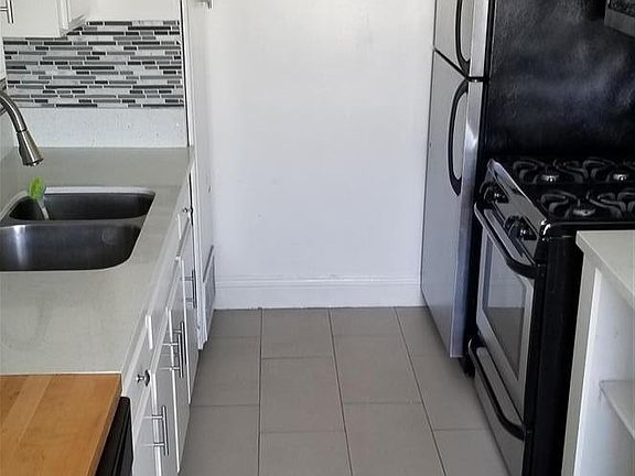5th image of 6123 Eleanor Ave APT 202