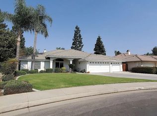 10918 Rosslyn Ln, Bakersfield, CA 93311