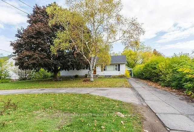 71 Prince Of Wales Dr #MAIN — Photo 17