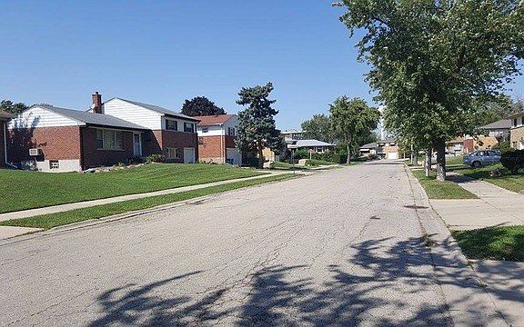 3rd image of 1640 Clay Ct