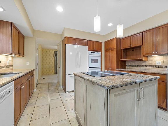 5th image of 510 Antioch Ln