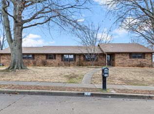 1900 SE Rolling Hills Dr, Bartlesville, OK 74006
