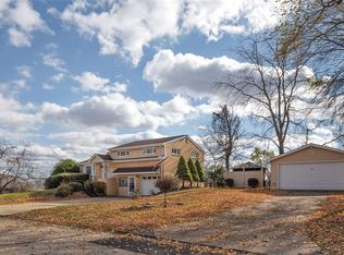 327 Holly Hill Dr, Pittsburgh, PA 15237