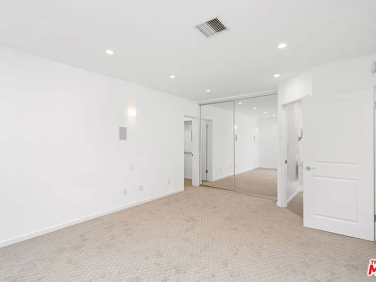 10645 Wilshire Blvd #101 — Photo 19