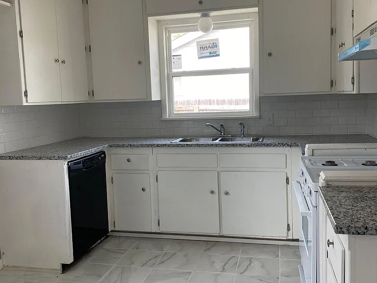 5222 S Marion Ave — Photo 3