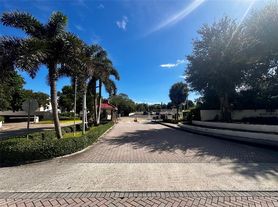 608 NW 13th St