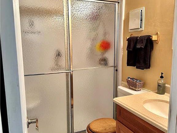 5th image of 104 Schwartz Ln