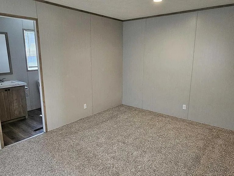 2737 W Washington Ctr #137 — Photo 6