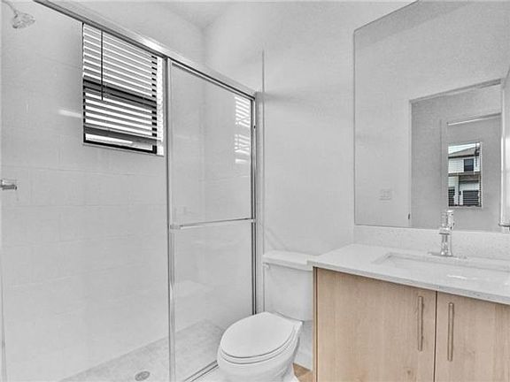 5th image of 4095 Sunset Ct #1