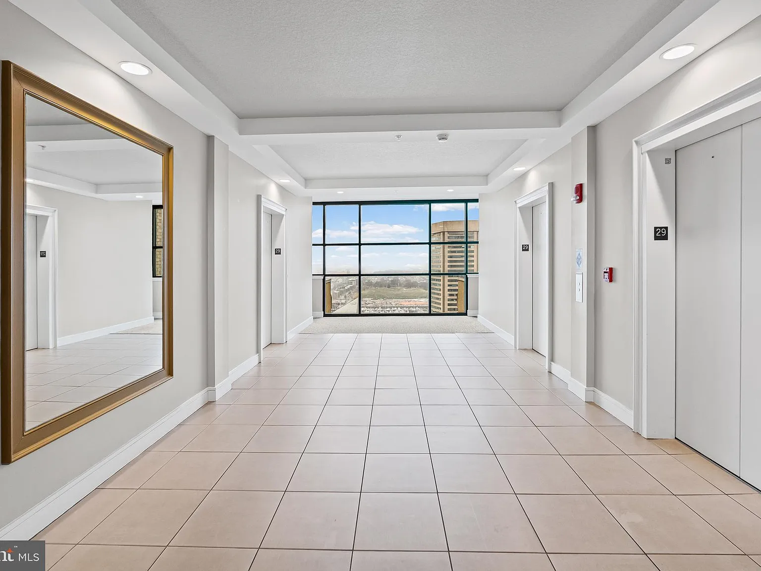 3 bed, 2.5 bath, 1404 sqft, $3,250 — Photo 2