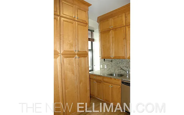 Rented by Douglas Elliman | media 22