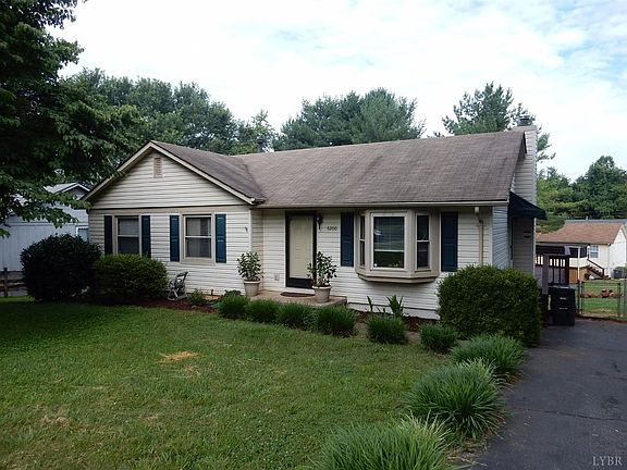 3rd image of 6200 Newport Dr