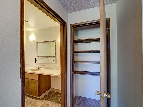 5th image of 400 Wheeler St S APT 201