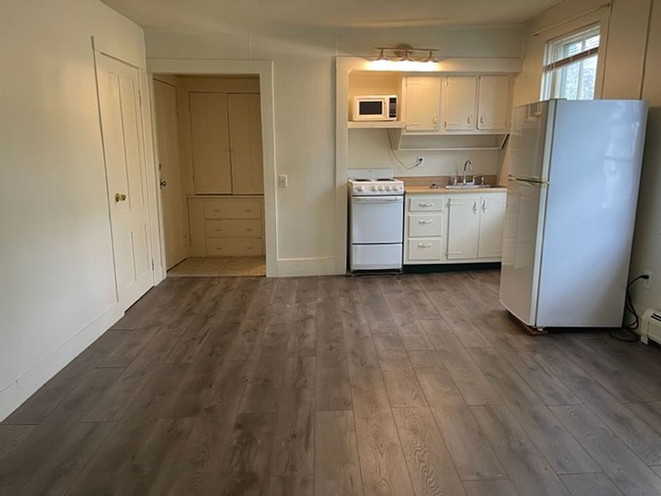 38 Railroad St Apartment Rentals Charlestown, NH Zillow